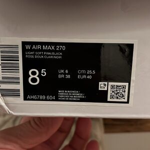 Women’s Nike Air Max 270, size 8.5, pink/black
